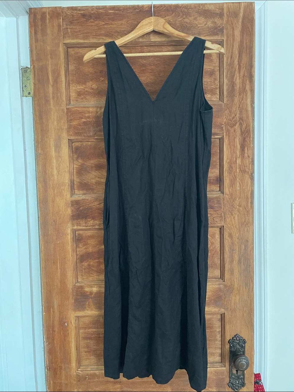 Everlane linen midi v-neck dress black